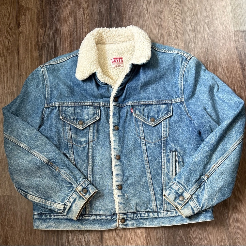 Vintage Levi’s 46R Sherpa-Lined Jean Jacket – Classic & Cozy - Picture 1 of 13
